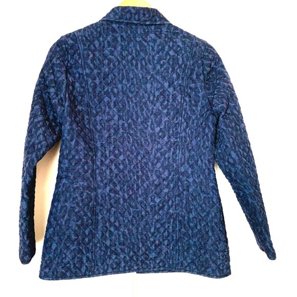 CHICO’S QUILTED 2 Hues of  Blue Jacket Lightweight - Picture 2 of 11